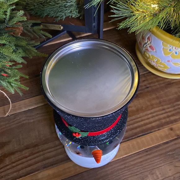 Bath and Body Works Glitter Swirling Snowman Water Globe ❄️☃️ - Picture 5 of 17